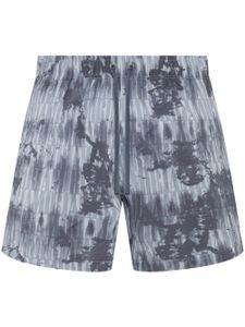 AMIRI short de bain à imprimé tie-dye - Gris