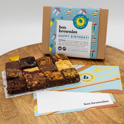 Brievenbus cadeau > Brownies > Verjaardag > 24 brownies > Grote doos