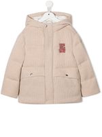 Brunello Cucinelli Kids veste matelassée en maille fine à logo - Tons neutres