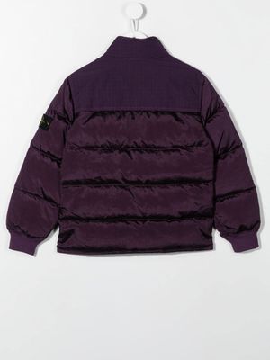 Stone Island Junior doudoune à patch logo - Violet
