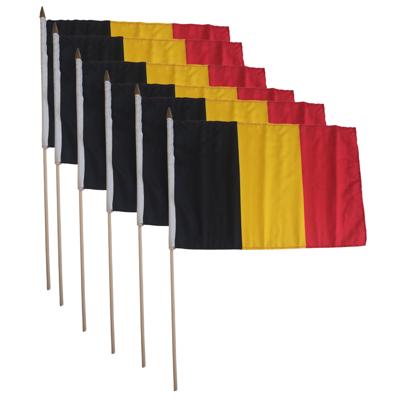 Grote zwaaivlag Belgie - Set van 6x stuks - 30 x 45 cm - polyester - Luxe - Belgie versiering - vlag Grote zwaaivlag Belgie - Set van 6x stuks - 30 x 45 cm - polyester - Luxe - Belgie versiering - vlag