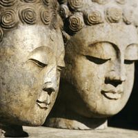 Karo-art Schilderij - Boeddha hoofden , Beige zwart , 3 maten , Wanddecoratie - thumbnail