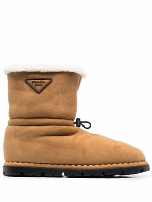 Prada bottes en peau lainée à lien de resserrage - Tons neutres