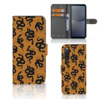 Telefoonhoesje | Met pasjeshouder | voor Sony Xperia 10 V Snakes