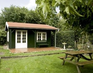 Lugarde Blokhut B16 400x400 cm - 44 mm- Zadeldak- Onbehandeld vurenhout- Lugarde