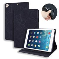 Voor iPad Pro 9 7 inch kalf patroon dubbele vouwen ontwerp reliëf lederen draagtas met houder & kaartsleuven & pen sleuf & elastische band (zwart)