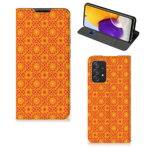 Samsung Galaxy A72 (5G/4G) Hoesje met Magneet Batik Oranje