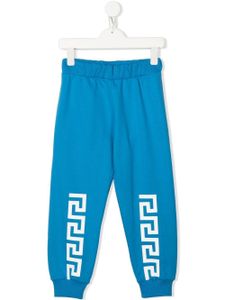 Versace Kids pantalon de jogging à imprimé Greca - Bleu