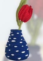 Haakpakket byClaire Delfts blauw vaasje met geribbelde tulp