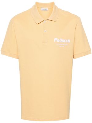 Alexander McQueen polo en piqué à logo brodé - Jaune