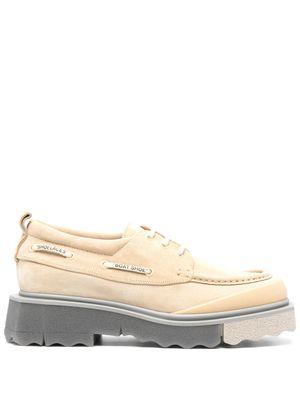 Off-White mocassins à semelle épaisse - Tons neutres
