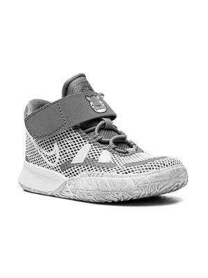 Nike Kids baskets Kyrie 7 SE TD Chip - Gris