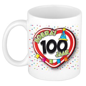 Verjaardag cadeau mok leeftijd 100 jaar - hartje verkeersbord - multi - keramiek - 300 ml