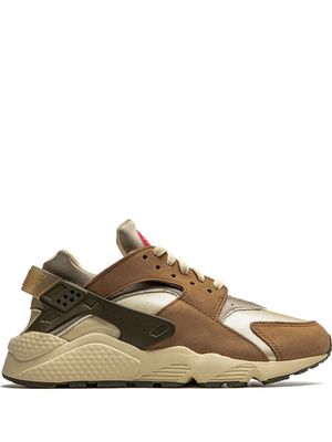 Nike x Stussy baskets Air Huarache 'Desert Oak' - Vert