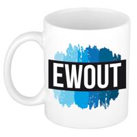 Ewout naam cadeau koffie mok - beker - met blauw verfstrepen - Cadeau collega - vaderdag
