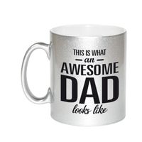 Awesome dad cadeau mok / beker zilver voor Vaderdag 330 ml - thumbnail