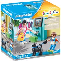 PLAYMOBIL PLAYMOBIL Family Fun Vakantiegangers met geldautomaat - thumbnail