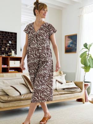 Lange zwangerschaps- en borstvoedingsjurk beige