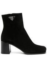 Prada bottines en daim à logo triangle 65 mm - Noir