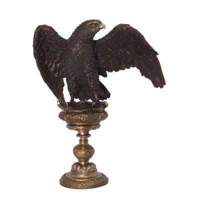 A BRONZE SCULPTURE OF AN EAGLE
