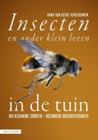 Insecten en ander klein leven in de tuin (Hardback)