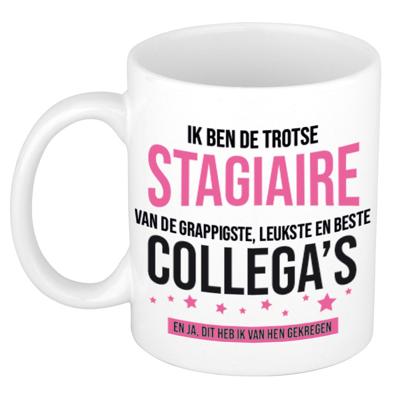 Cadeau koffiemok - Ik ben de trotse stagiaire - wit - 300 ml - roze en zwarte letters - leerling