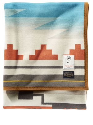 Pendleton x Nike couverture à imprimé géométrique - Bleu