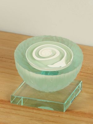 Glazen object, wit/helder, gematteerde buitenzijde, nr. 3