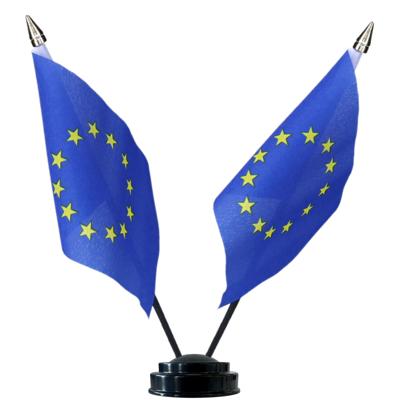 Europa tafelvlaggetjes set - dubbele vlaggetjes op 1 standaard - 10 x 15 cm mini vlaggen
