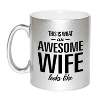 Awesome wife / echtgenote zilveren cadeau mok / verjaardag beker 330 ml   -