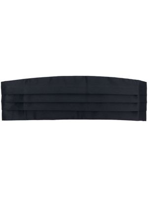 Corneliani cummerbund plissé à fini satiné - Bleu