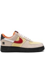 Nike baskets Air Force 1 'Somos Familia' - Tons neutres - thumbnail