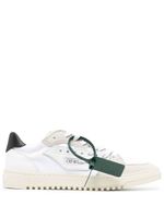 Off-White baskets lacées à patch logo - Blanc