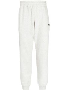 CHOCOOLATE pantalon de jogging à patch logo - Gris