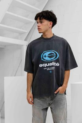 Equalité Elan Boxy T-Shirt Heren Donkergrijs - Maat S - Kleur: Donkergrijs | Soccerfanshop Equalité Elan Boxy T-Shirt Heren Donkergrijs - Maat S - Kleur: Donkergrijs | Soccerfanshop