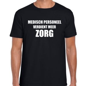 Medisch personeel verdient meer zorg t-shirt zwart voor heren