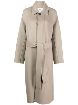 AMI Paris manteau boutonné à taille ceinturée - Tons neutres