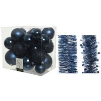 Kerstversiering kunststof kerstballen 6-8-10 cm met folieslingers pakket donkerblauw van 28x stuks - thumbnail