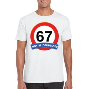 Verkeersbord 67 jaar t-shirt wit heren