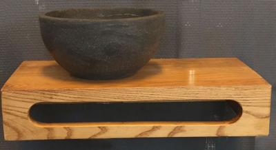 Natuurstenen waskom Rond met massief Wood planchet Natuurstenen waskom Rond met massief Wood planchet