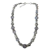 Korte Ketting met Grijze en Zilveren Kralen Korte Ketting met Grijze en Zilveren Kralen