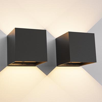 2-pack - Kansas wandlamp op batterijen - Zwart - IP44 Binnen & buiten - 3000K warmwit licht - Up & Down - USB oplaadbare wandlamp - grote accu - Incl. Bewegingssensor