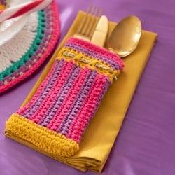 Yarn and Colors Colorful Christmas Cutlery Keeper Haakpakket 034 Deep Cerise