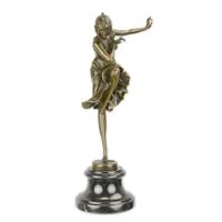 A BRONZE SCULPTURE OF A HINDU DANCER