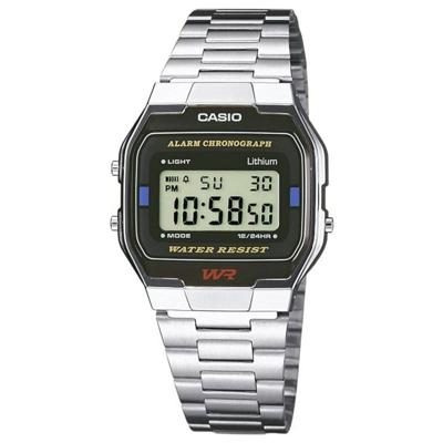 Casio A163WA-1QES Horloge Chronograaf (l x b x h) 36.8 x 33 x 9.1 mm Zilver Materiaal (behuizing): RVS Materiaal (armband): RVS