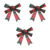 Feeric christmasA strikjes - 3x - rood/groen - 10 x 12 cm - polyester - Kersthangers