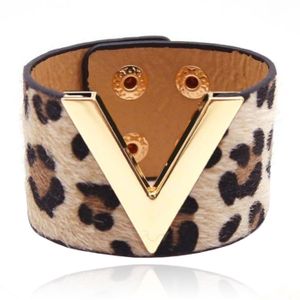 Brede Dames Armband Verstelbaar Dierenprint Goud en Bruin