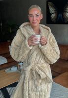 Damesbadjas teddy fleece zand met capuchon - Charlie Choe-xs Damesbadjas teddy fleece zand met capuchon - Charlie Choe-xs