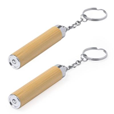 Sleutelhanger zaklamp - 8x - bamboe - 1 LED - inclusief batterij - mini zaklamp
