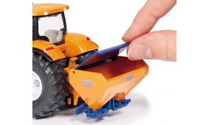 Siku 1:50 New Holland tractor met sneeuwschuif en zoutstrooier